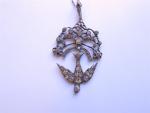 PENDENTIF Saint Esprit en argent et pierres. PB: 8.0 g.Manques...