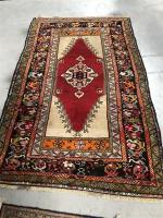 TAPIS chaine trame velours, laine. Origine Turquie, Meleas. Milieu du...