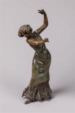 " Danseuse espagnole ". Sujet en régule polychrome. Usures à...