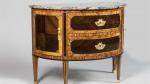 COMMODE demi-lune en placage de bois de violette dans des...