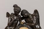 THOMIRE, CANOVA et FILON : garniture de cheminée, en bronze...