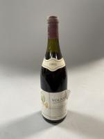 1B rouge Bourgogne Volnay, 1991, Domaine Chantal Lescure. Etiquette tachée,...