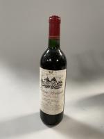 1B rouge, Saint-Emilion Grand Cru, Château Berliquet, 1990. Etiquette tachée,...