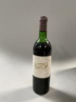 1B rouge, Margaux, Château Margaux, 1er GCC, 1976. Etiquette tachée,...