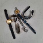 Lot de 5 montres fantaisies et un petit cendrier en...