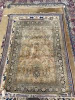 Nadjafabad. TAPIS, velours soie contrarié. 185 x 120 cm. Usures,...