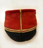 France
Kepi d'officier d'infanterie Belle époque
Fabrication du commerce, en drap rouge...