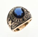 BAGUE d'homme en or 585/°° sertie d'une pierre de synthèse...