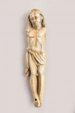 Christ en ivoire sculpté.
XVIème siècle
H. 10 cm - Poids 24,4...