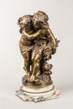 Auguste MOREAU (1834-1917). Couple d'enfants avec grappes de raisins. Sculpture...