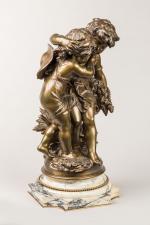 Auguste MOREAU (1834-1917). Couple d'enfants avec grappes de raisins. Sculpture...