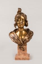 Henri JACOB. "Buste de femme". Bronze à patine dorée signé...