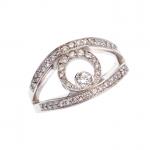 BAGUE "Oeil" en or blanc 750/°° et diamants taille brillant...