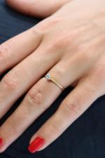 BAGUE solitaire en or jaune 750/°°et diamant taille brillant calibrant...