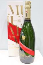 1 BOUTEILLE de CHAMPAGNE MUMM GRAND CORDON. Avec boite.