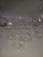 Lot cristal et verre comprenant :
 Partie de service en...