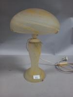 Lampe en verre marmoréen jaune et crème à abat-jour champignon,...