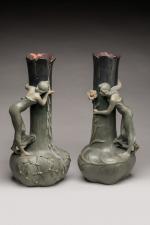 Aristide de Ranieri (1865-1954)
Paire de vases en terre cuite polychrome...