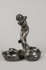 Maurice Bouval (1863-1916)
Saleron en argent massif à décor de femme...