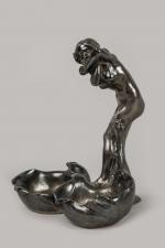 Maurice Bouval (1863-1916)
Saleron en argent massif à décor de femme...