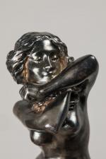 Maurice Bouval (1863-1916)
Saleron en argent massif à décor de femme...