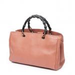 GUCCI - SAC modèle "Bamboo" MM en cuir grainé rose,...