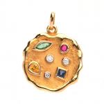 PENDENTIF rond en or jaune 750/°° sur fond amati et...