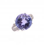 BAGUE en or blanc 750/°° ornée d'une tanzanite ronde de...