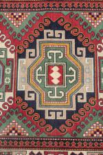 Armenian Igork. TAPIS à décor de trois médaillons. Chaîne et...