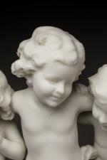 Guglielmo PUGI (c.1850-1915), Trois putti. Sujet en marbre de Carrare...