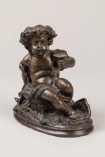 Petit PUTTI assis buveur. Bronze à patine brune, dans le...