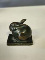 Édouard Marcel Sandoz (1881-1971)
« Lapin bijou »
Bronze à patine noire...