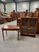 Une TABLE BUREAU en bois naturel à un tiroir en...