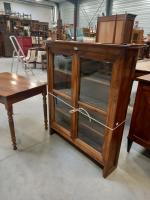 Une TABLE BUREAU en bois naturel à un tiroir en...