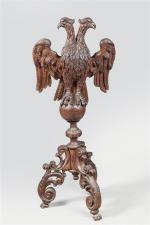 Ancien LUTRIN en chêne figurant un aigle bicéphale posé sur...