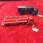 2 Dinky Toys France:
-Tracteur Panhard citerne Esso réf. 32C,
-Tracteur Panhard...