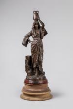 Gaston LEROUX (1854-1942). "Rebecca porteuse d'eau". Bronze à patine médaille...