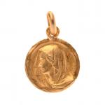 MEDAILLE de la Vierge en or jaune 750/°° signée R....