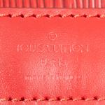 LOUIS VUITTON - SAC porté épaule en cuir épi rouge,...