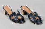 HERMES Paris - Paire de MULES modèle "Oasis" en cuir...