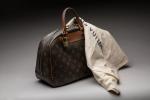 LOUIS VUITTON - SAC modèle "Trouville" en toile monogram et...