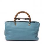 GUCCI - SAC modèle "Bamboo" MM en cuir grainé bleu,...