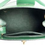 LOUIS VUITTON - SAC modèle "Cluny" en cuir épi vert,...