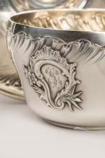 TASSE et sous-tasse en argent de style Rocaille, portant un...