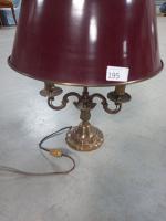 Lampe bouillotte en métal doré et abat-jour en tôle à...