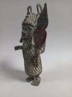 BENIN , Un guerrier , alliage de bronze, 34x8x8 cm...