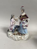 SUJET en porcelaine, « Scène galante ». Époque XXe siècle. 29 x...