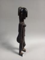 MALI, Statuette de divinité en bois exotique, BAMBARA (?) ....