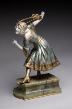 Eduardo Rossi (1867-1926)
« Danseuse à la coiffe fleurie »
Sujet en...