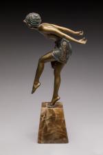 Demeter Chiparus (1886-1947)
« Danseuse au cerceau »
Sujet en bronze polychrome...